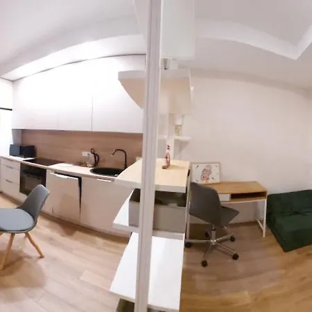 1 Kambario Jaukus Butas Ramioje Vietoje פלאנגה